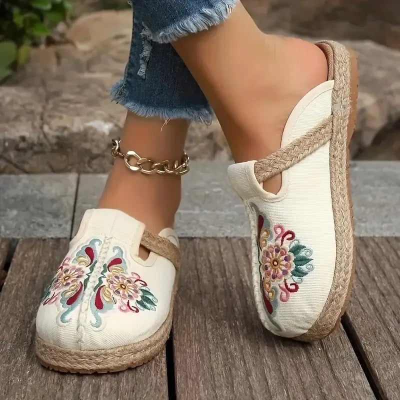 Carlota | Blumenförmige Orthopädische Clogs