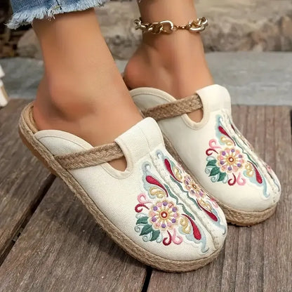 Carlota | Blumenförmige Orthopädische Clogs